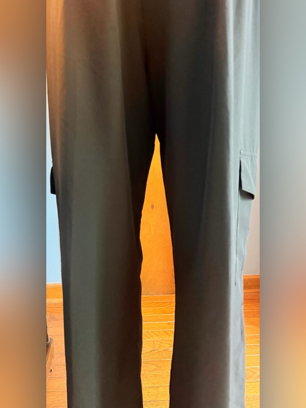 Women's Black Straight-Leg Cargo Pants Sz L - Picture 8 of 9
